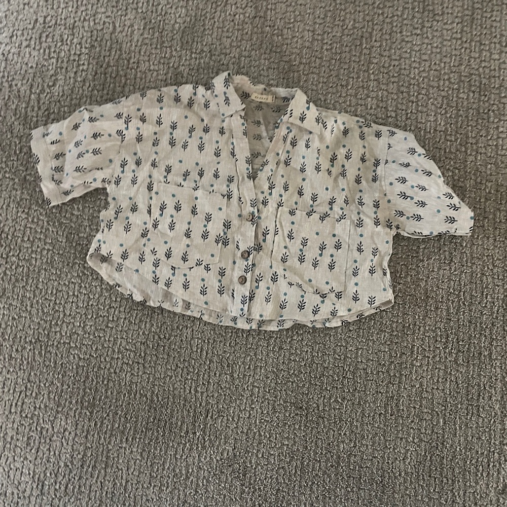 Kapaas button up crop top